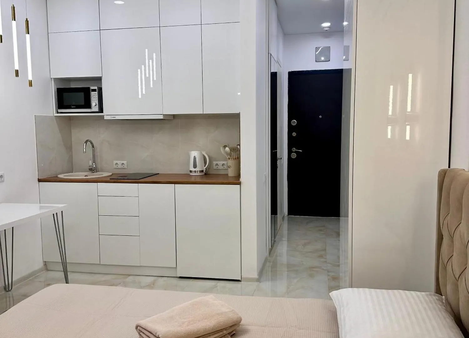Elen'S Bi Residence Batumi Apartment