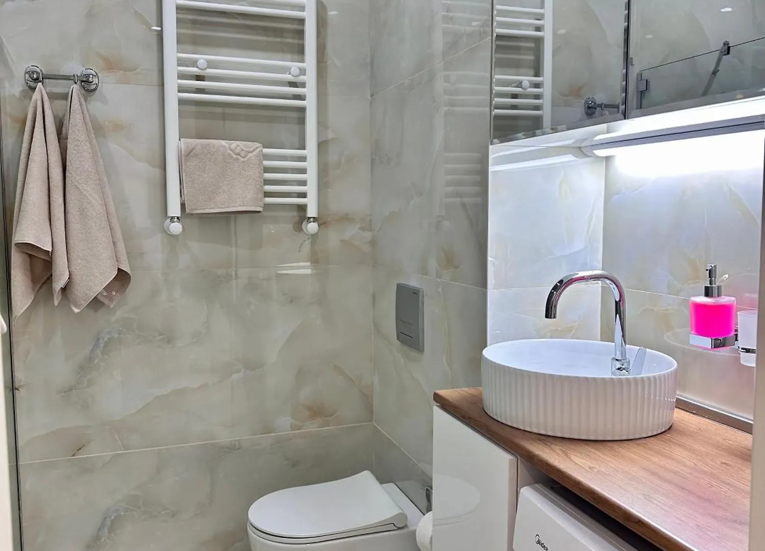 شقة Elen'S Bi Residence باتومي جورجيا